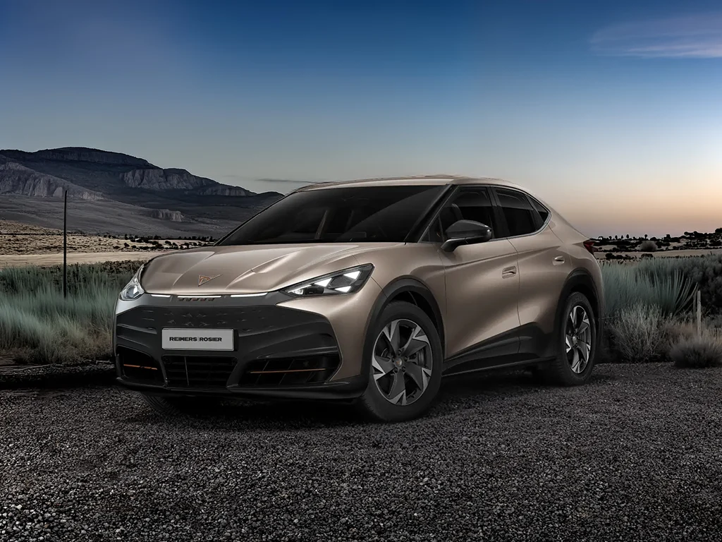 Cupra Tavascan hellbeiges Fahrzeug